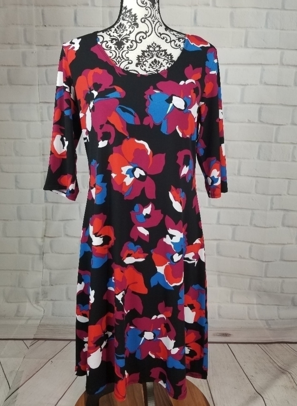 Roz & Ali floral print stretch knit dress size M